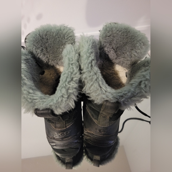 UGG OSTRANDER SNOW BOOT WATERPROOF SIZE 6.5 - Picture 3 of 10